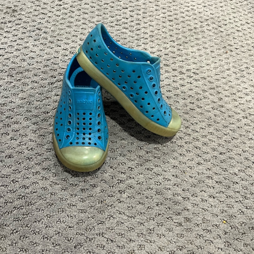 Boys Blue Glow in the Dark Natives Size 9 Toddler